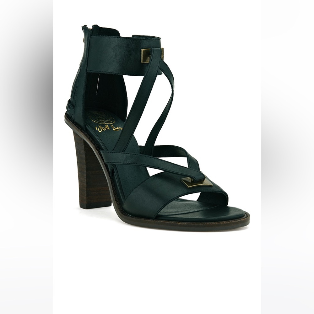 Elliot Lucca size 8 black leather Veronica sandal